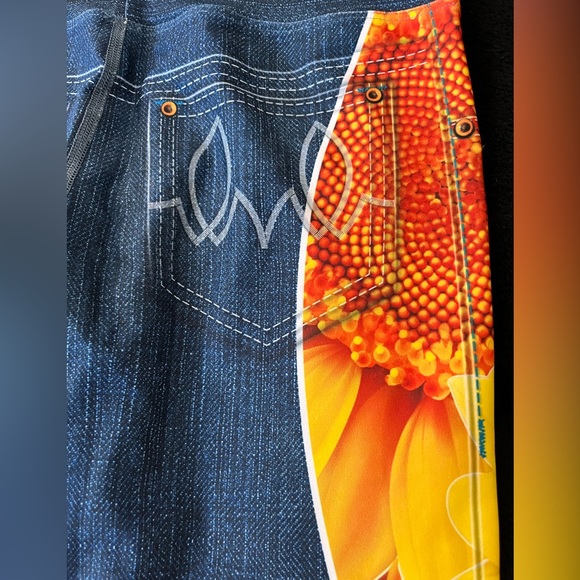 INKnBURN Sunflower Capris - Picture 10 of 14